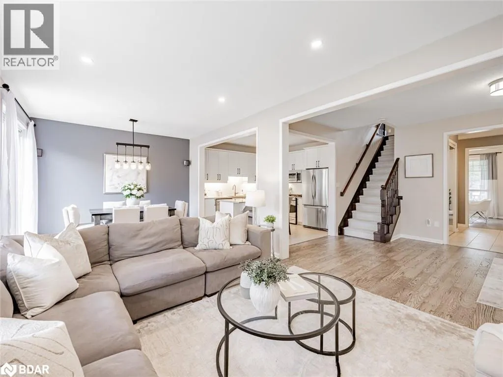 439 ZUEST Crescent