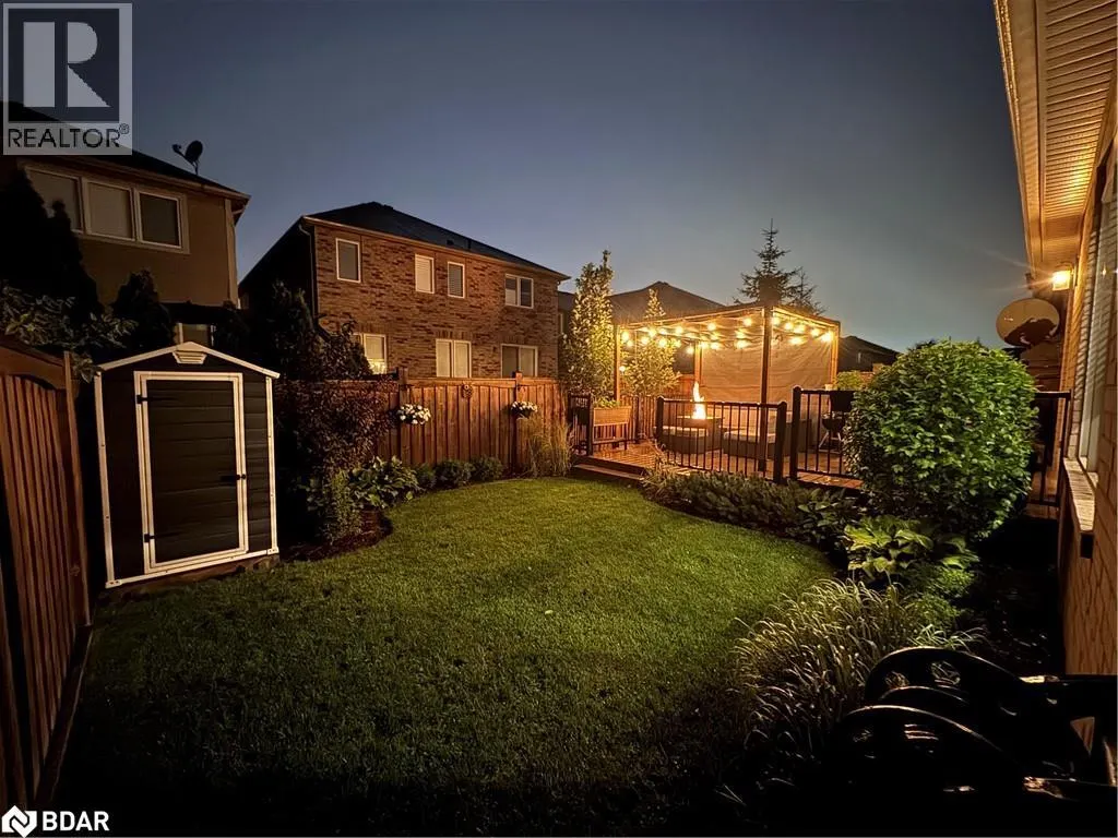 439 ZUEST Crescent