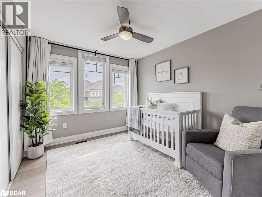 439 ZUEST Crescent