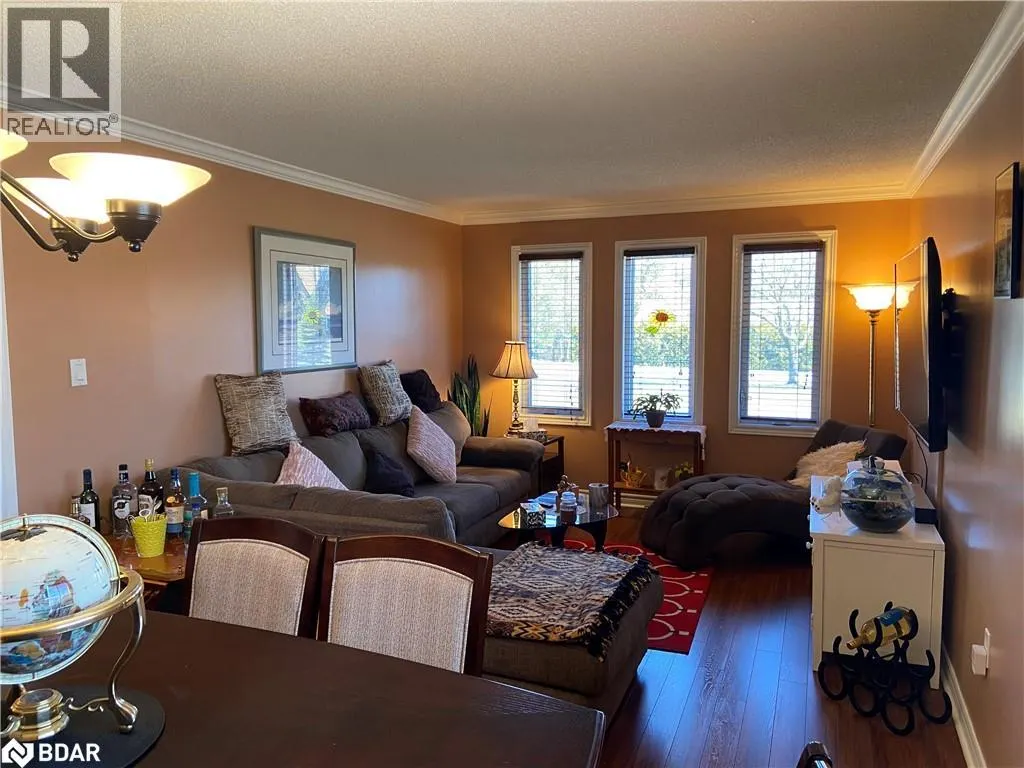 4 CAMPBELL Avenue