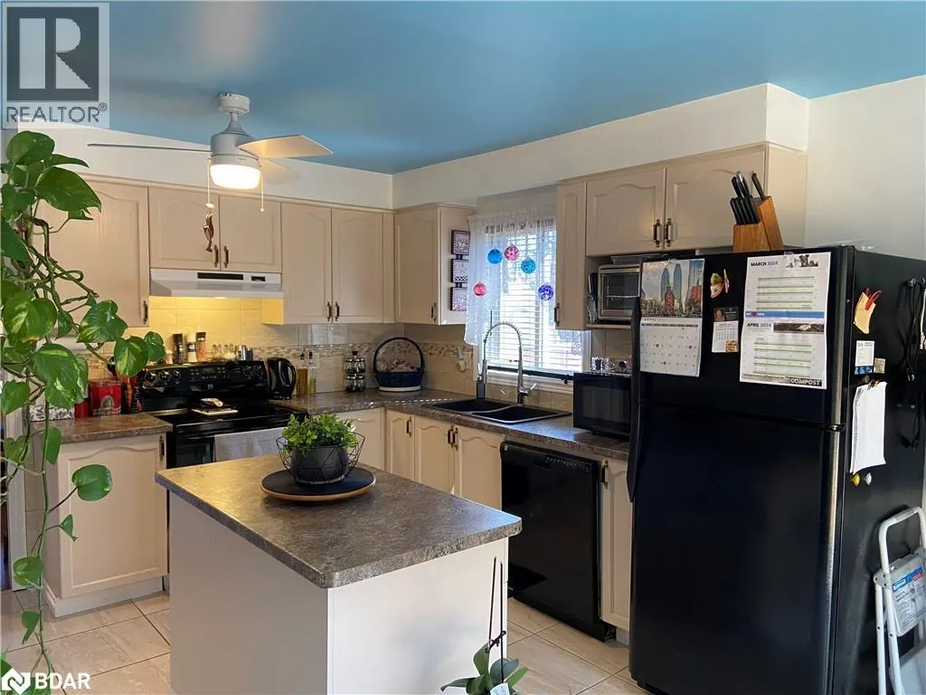 4 CAMPBELL Avenue