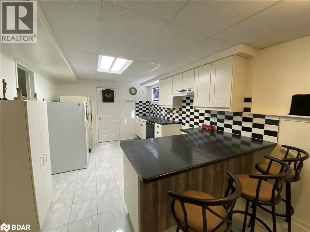 4 CAMPBELL Avenue