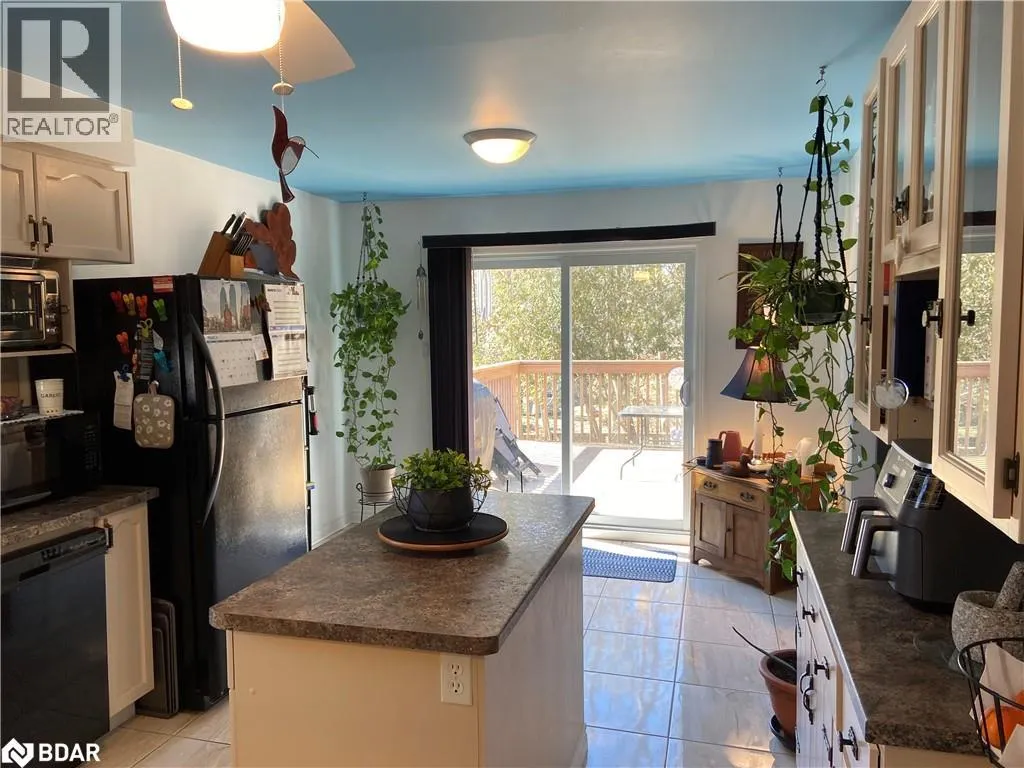 4 CAMPBELL Avenue