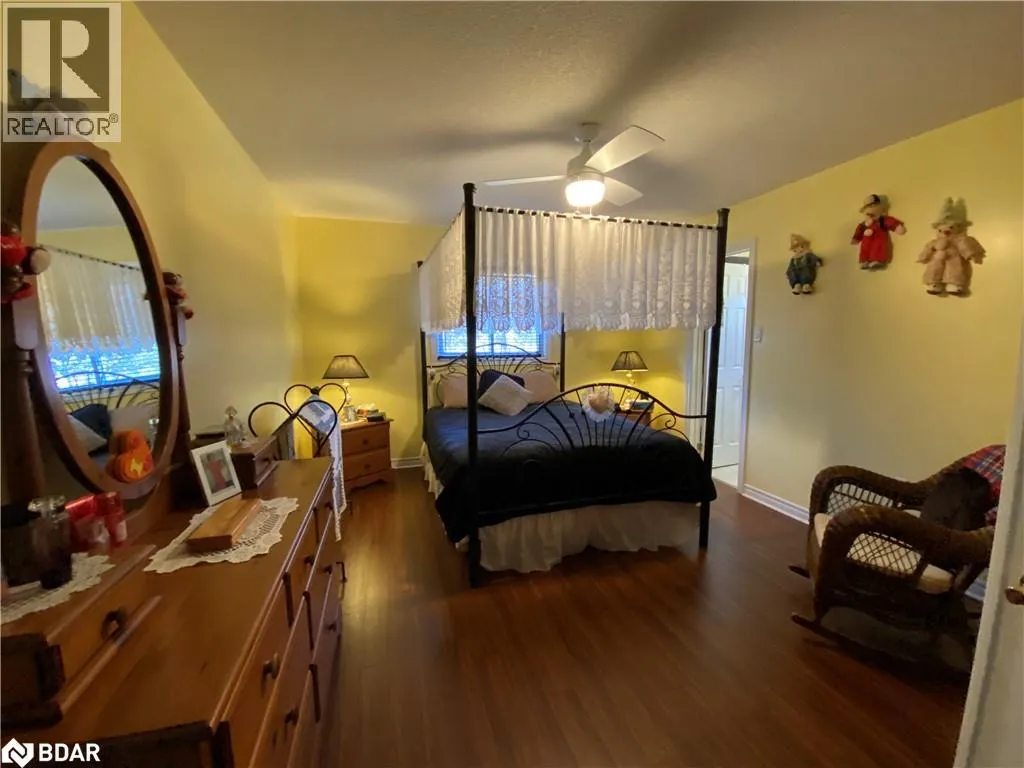 4 CAMPBELL Avenue