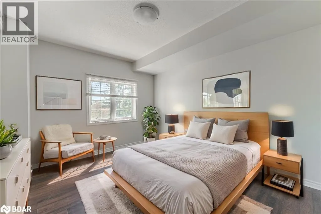 45 FERNDALE Drive S Unit# 305, #305
