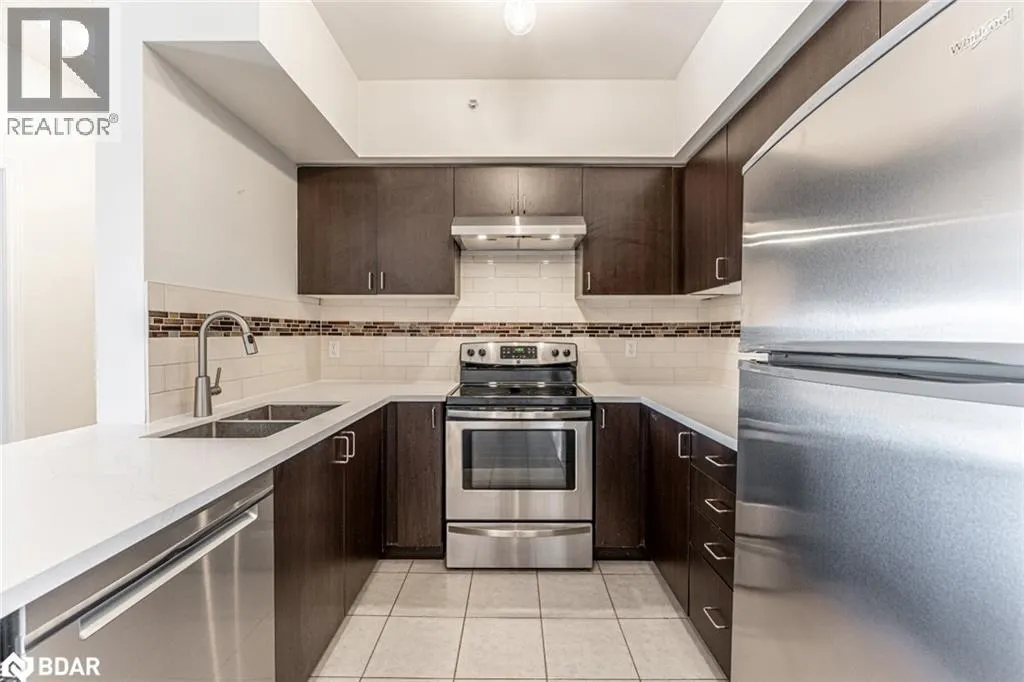 45 FERNDALE Drive S Unit# 305, #305