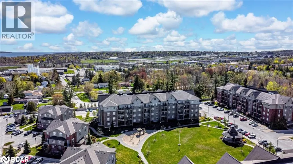 45 FERNDALE Drive S Unit# 305, #305