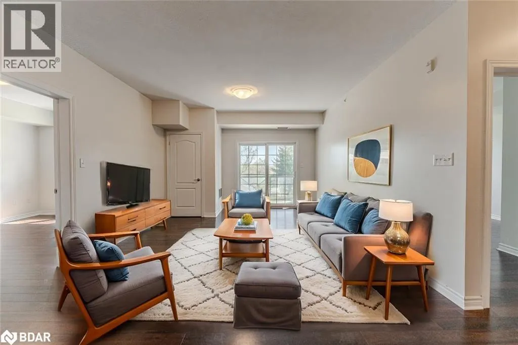 45 FERNDALE Drive S Unit# 305, #305