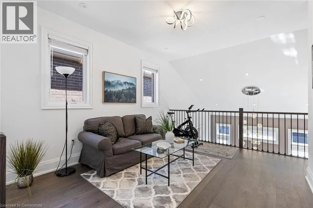 1467 EVEREST CRESCENT
