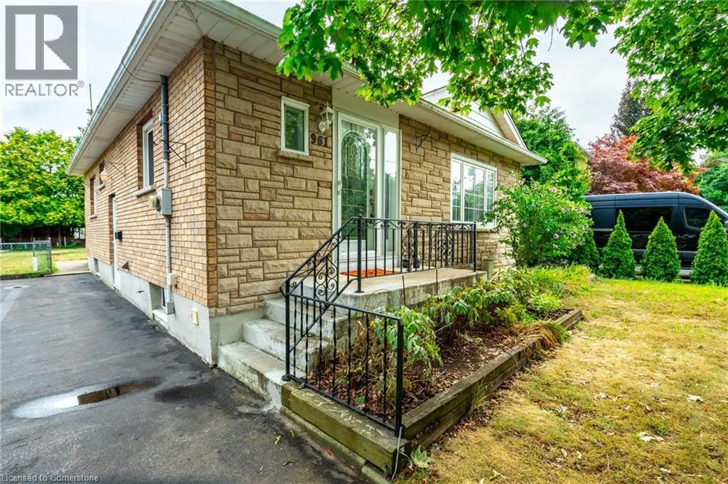 961 DANFORTH Avenue