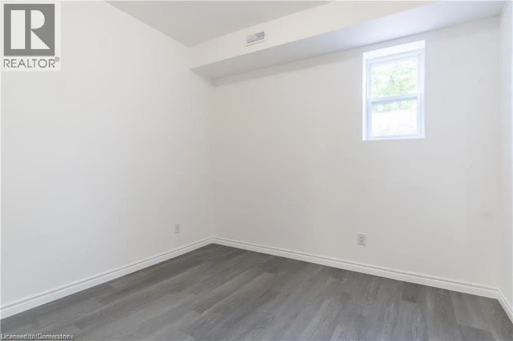 107 VICTORIA Avenue N Unit# 1, #1
