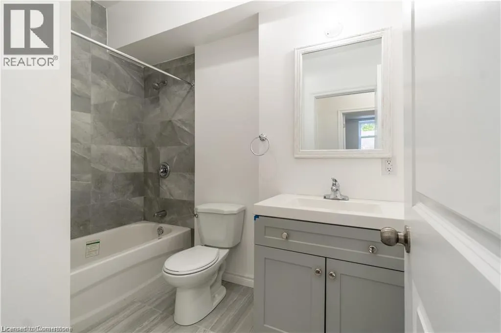 107 VICTORIA Avenue N Unit# 1, #1