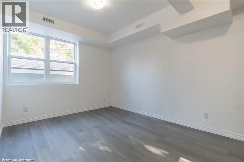 107 VICTORIA Avenue N Unit# 1, #1