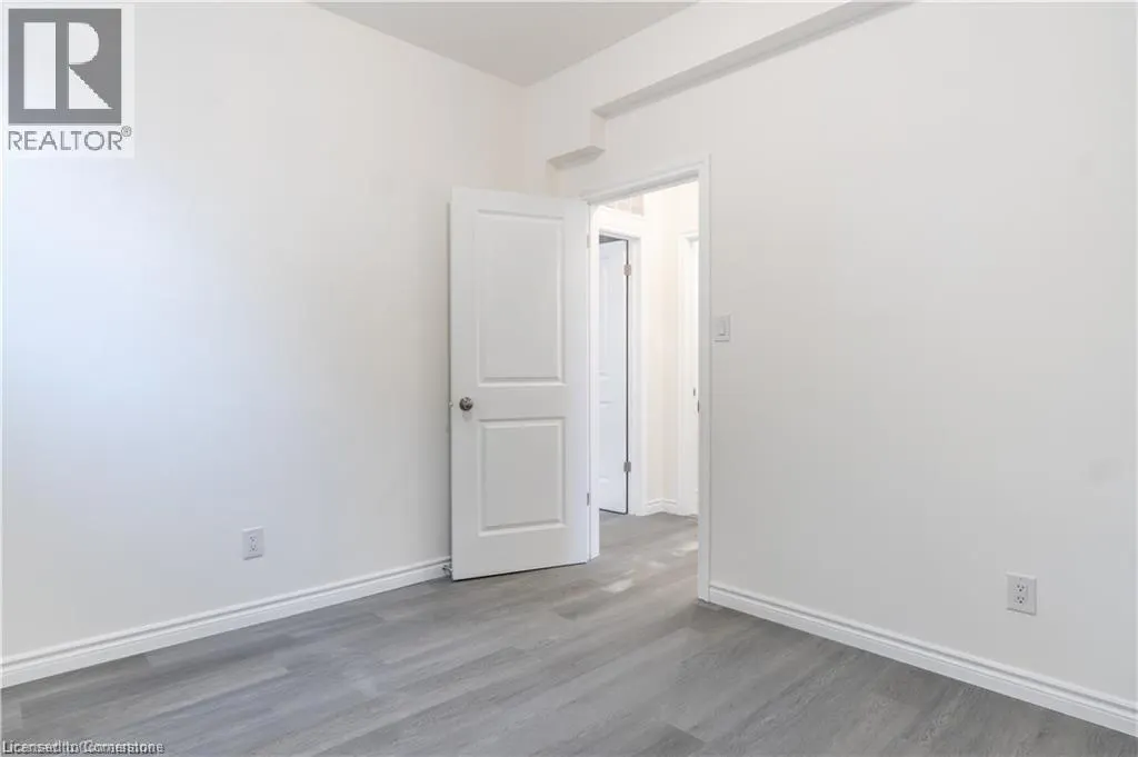 107 VICTORIA Avenue N Unit# 1, #1