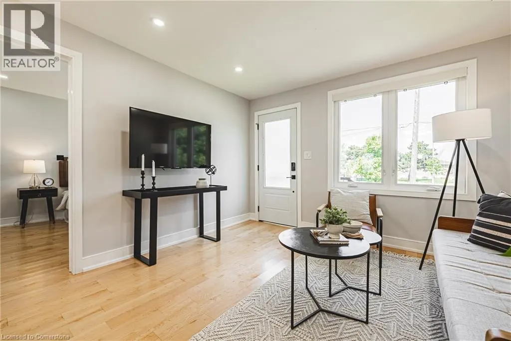 2016 BARTON Street E