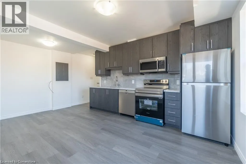 107 VICTORIA Avenue N Unit# 2, #2