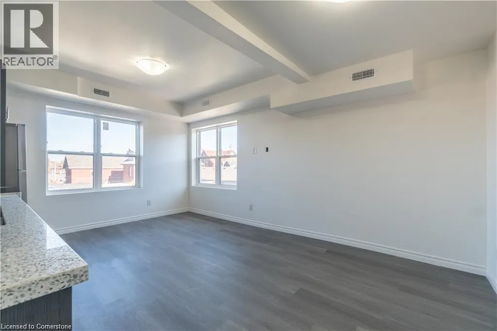 107 VICTORIA Avenue N Unit# 2, #2