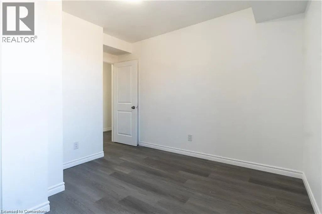 107 VICTORIA Avenue N Unit# 2, #2