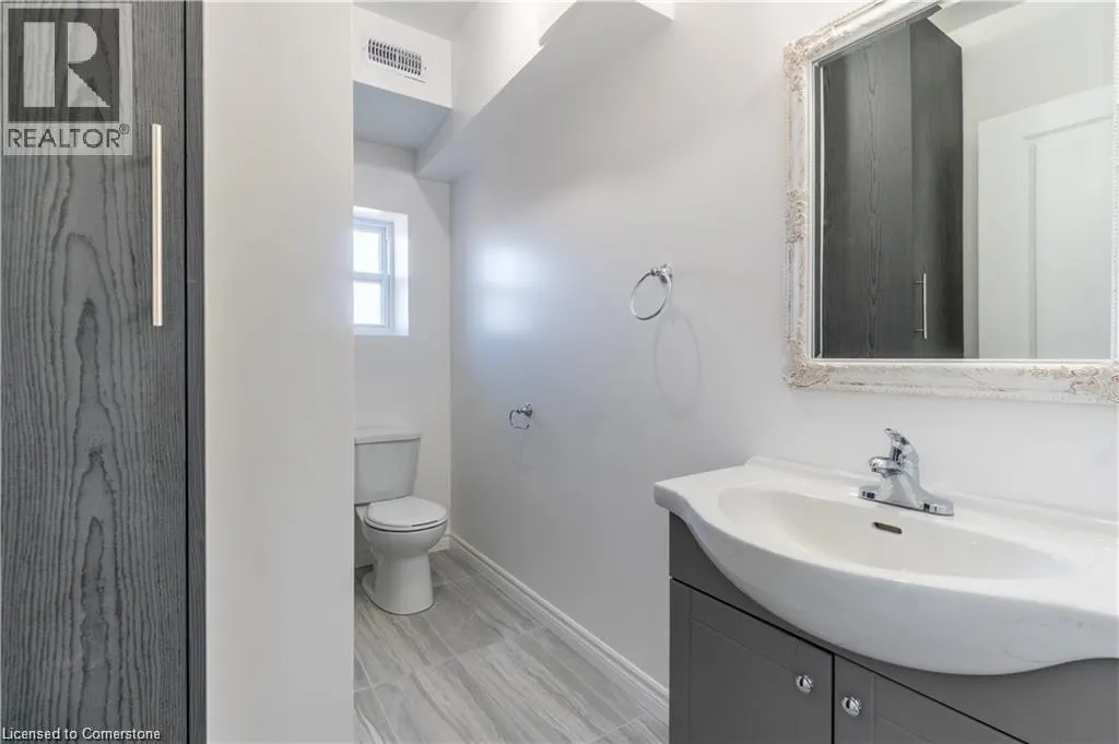 107 VICTORIA Avenue N Unit# 2, #2