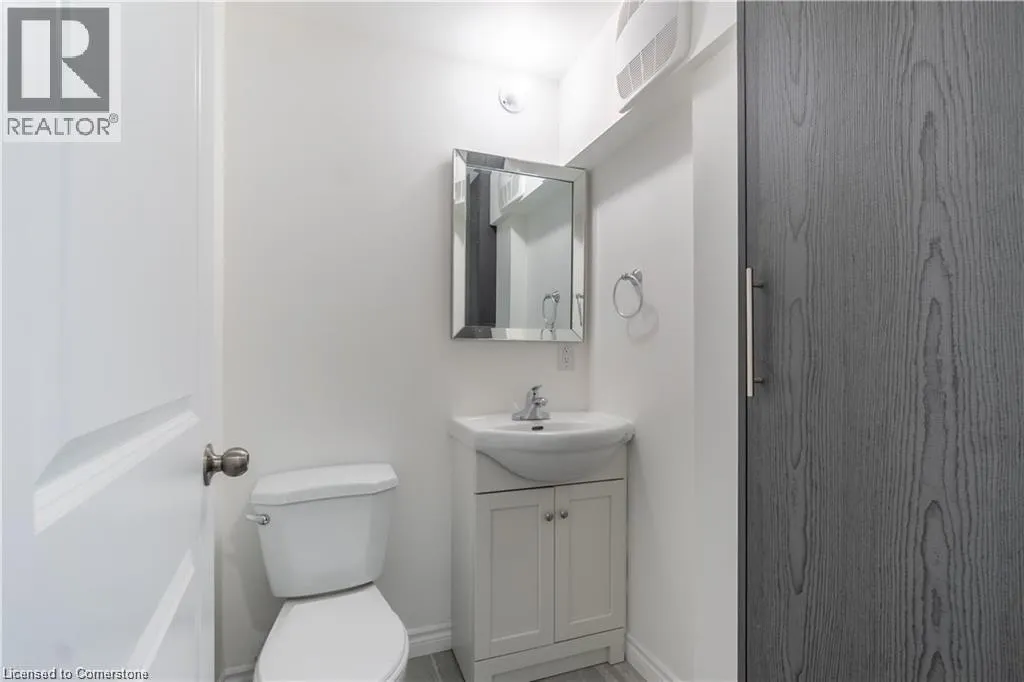 107 VICTORIA Avenue N Unit# 2, #2