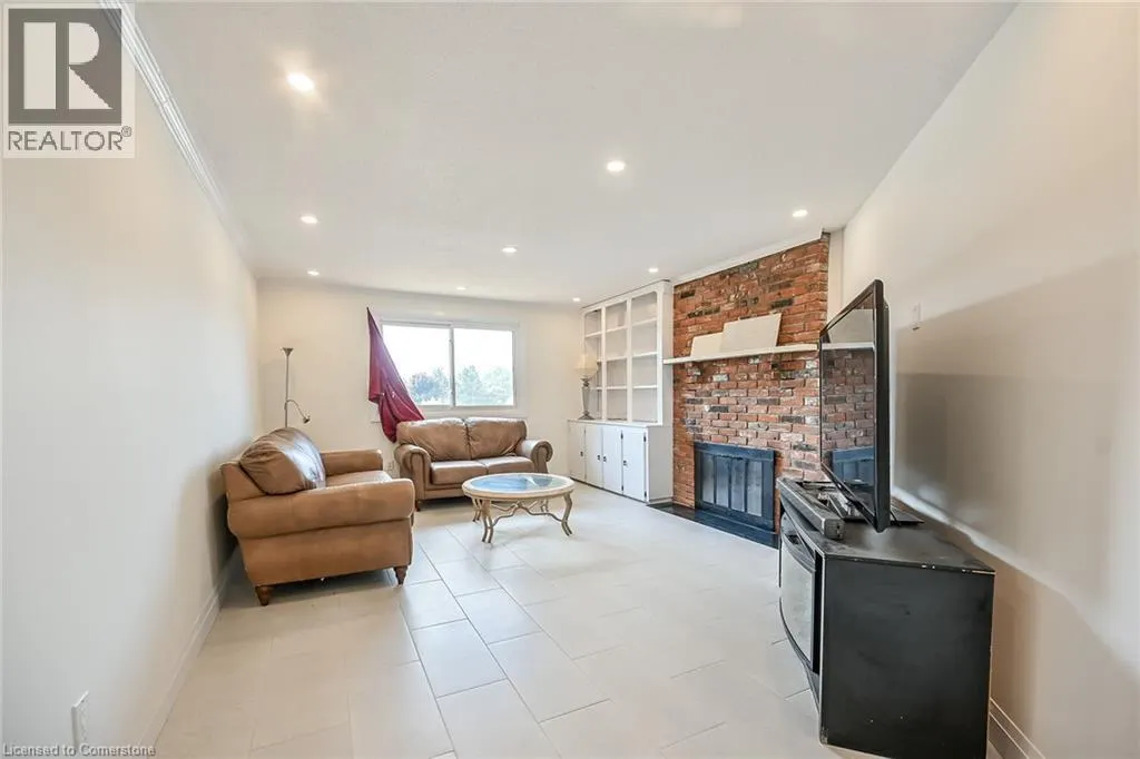30 CARRIAGE Road
