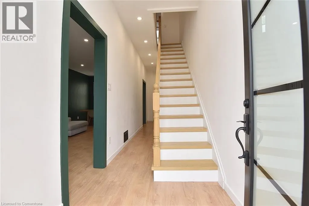 273 ROBERT Street