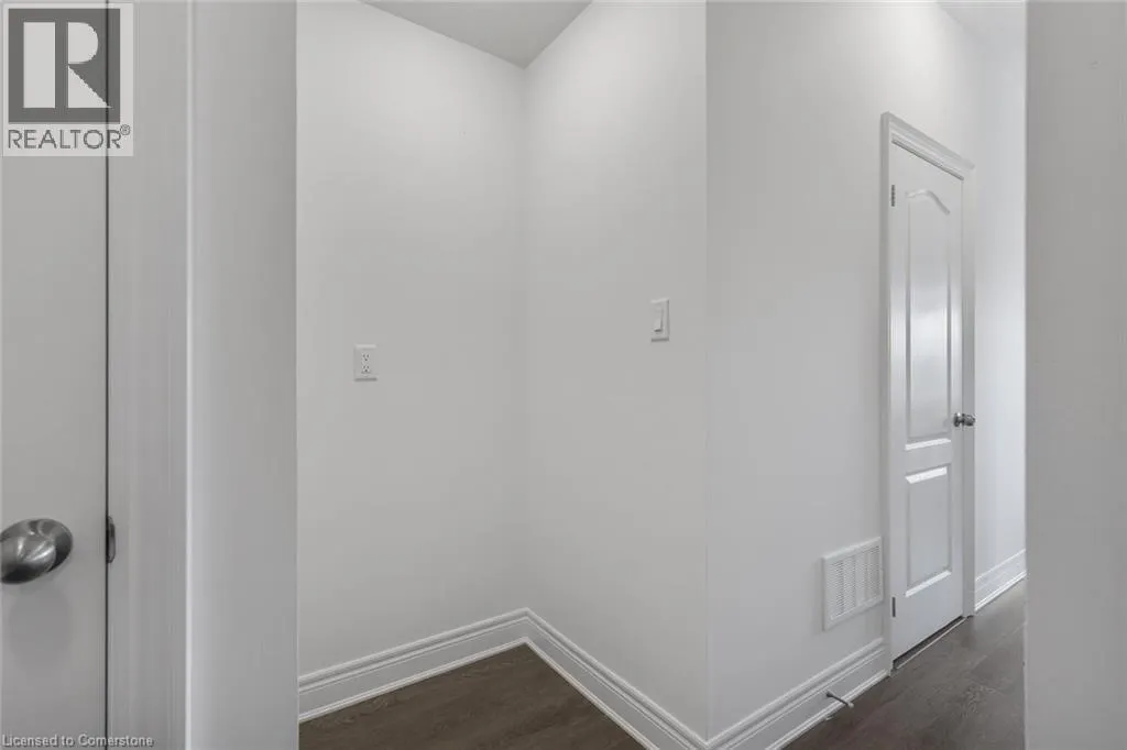 1421 CLARRIAGE Court