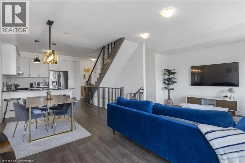 1421 CLARRIAGE Court