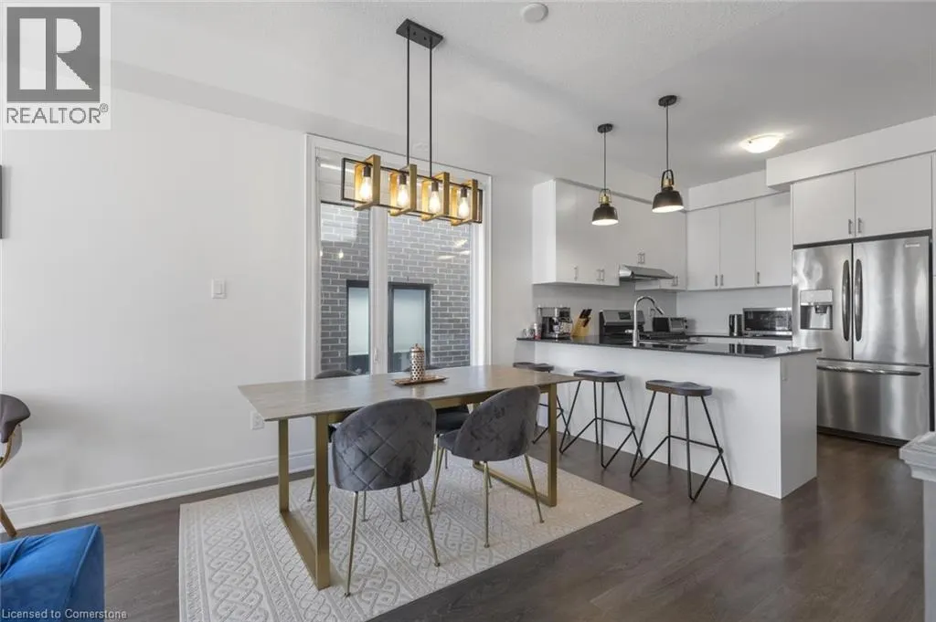 1421 CLARRIAGE Court