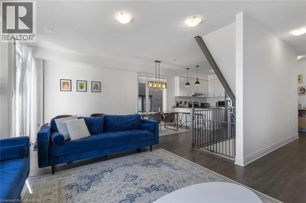 1421 CLARRIAGE Court