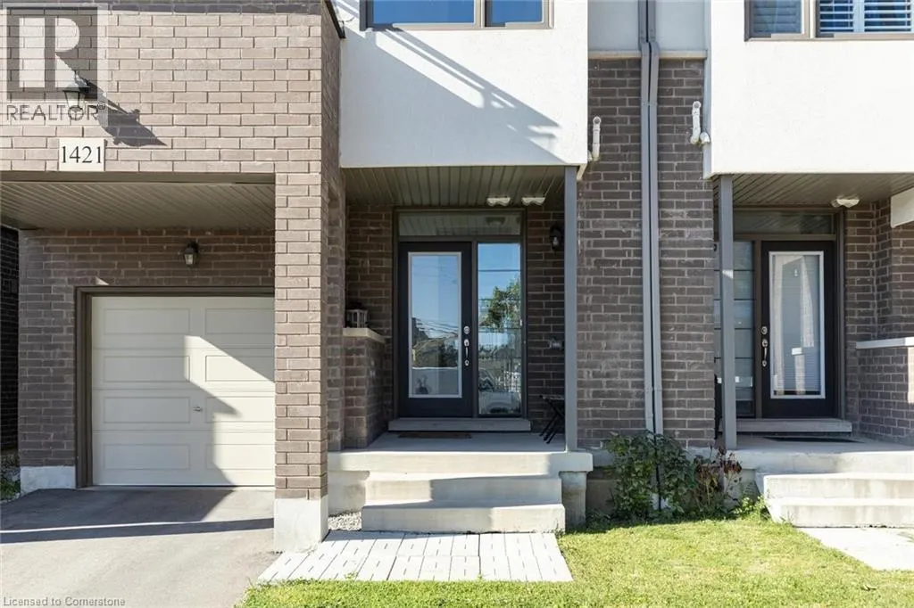 1421 CLARRIAGE Court