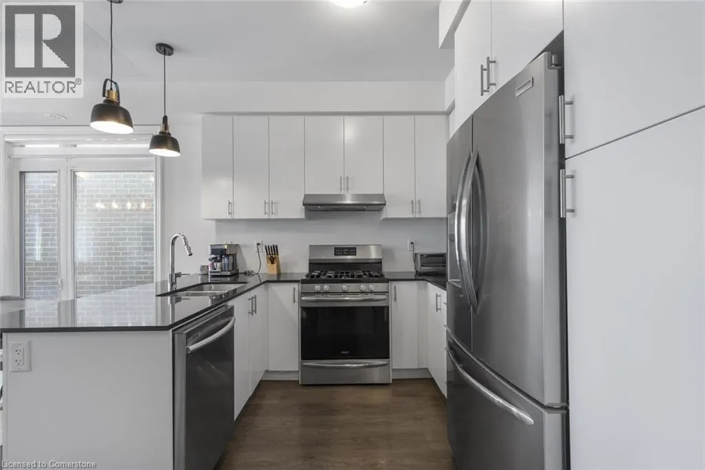 1421 CLARRIAGE Court