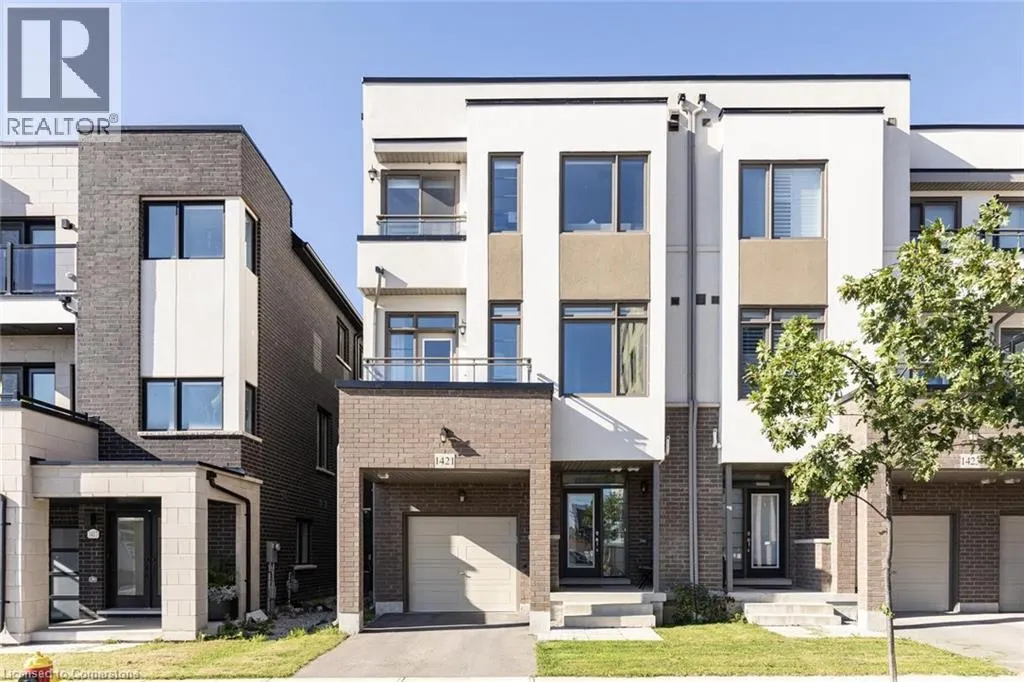 1421 CLARRIAGE Court
