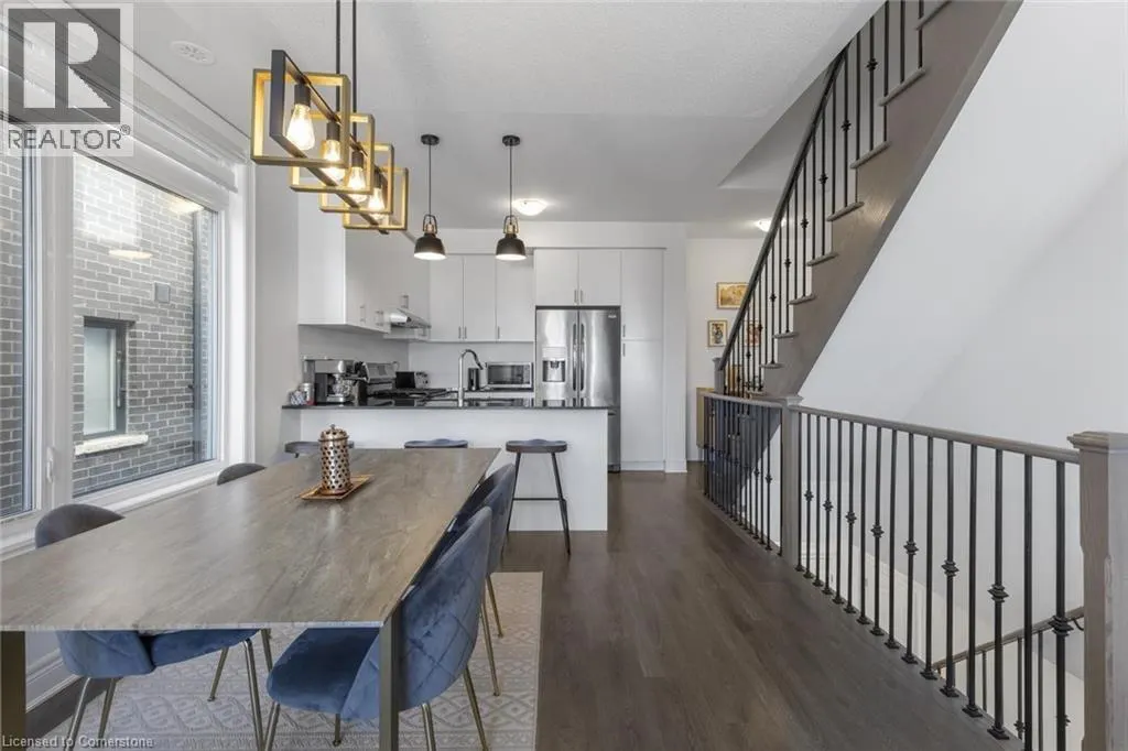 1421 CLARRIAGE Court