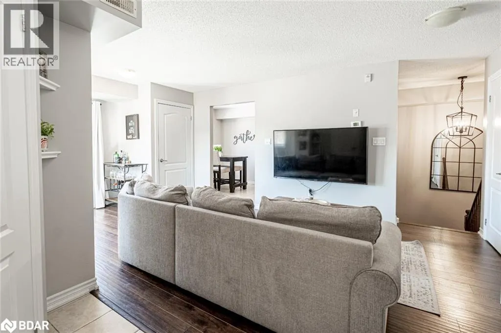 25 MADELAINE Drive Unit# 7, #7