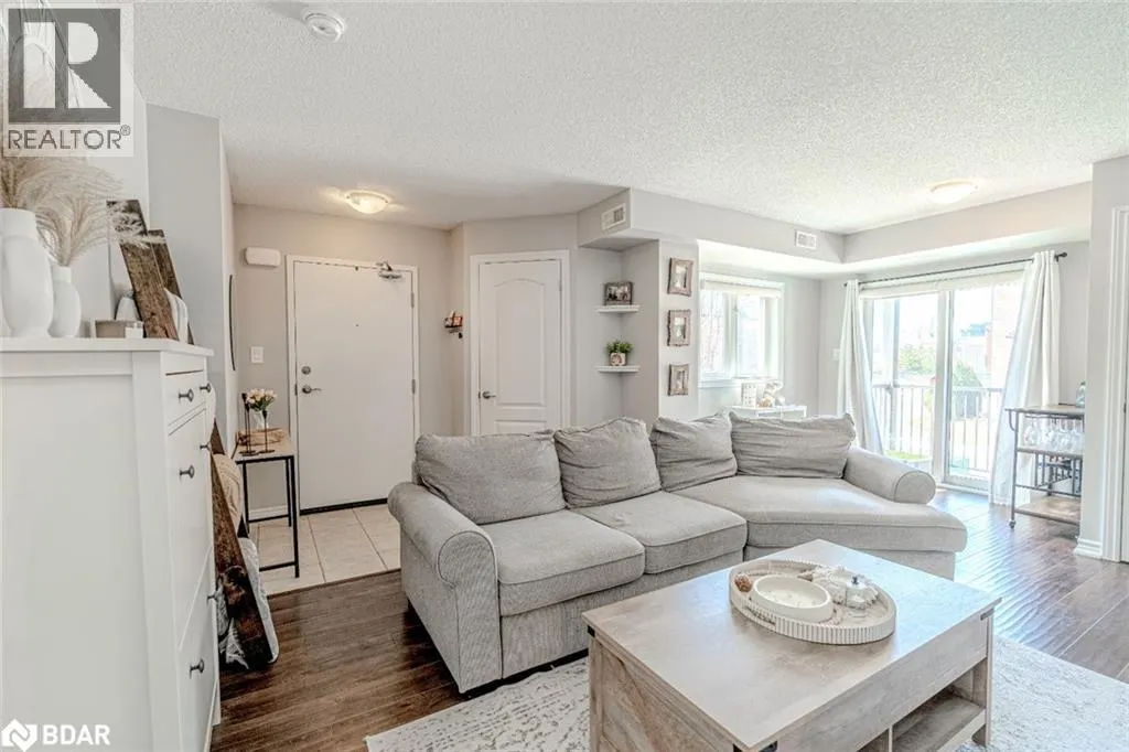 25 MADELAINE Drive Unit# 7, #7