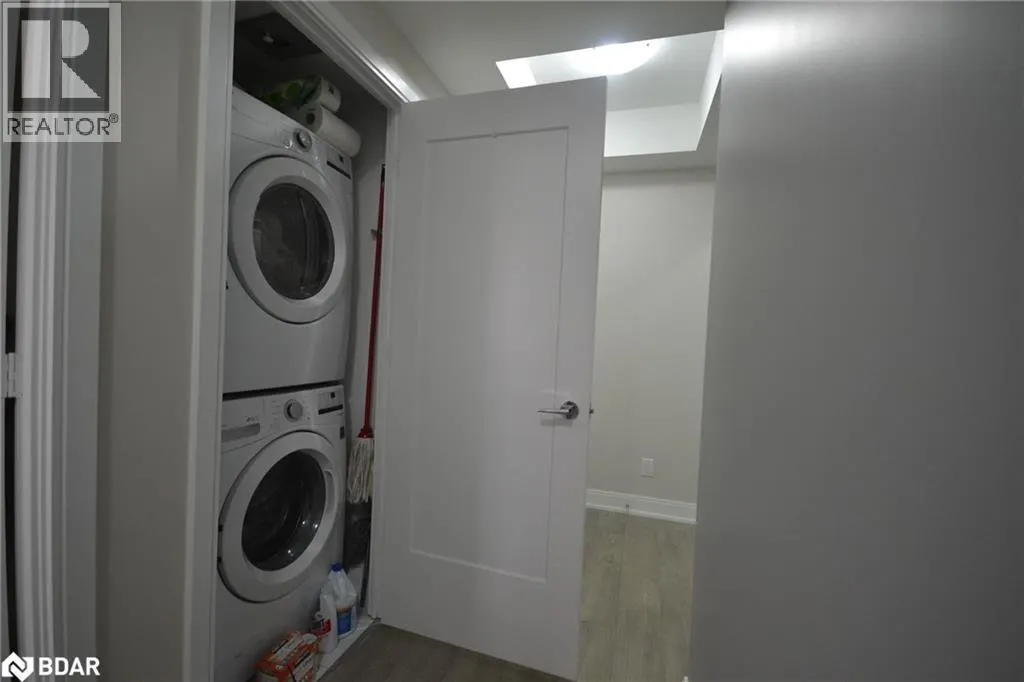 70 ANNIE CRAIG Drive Unit# 2406, #2406