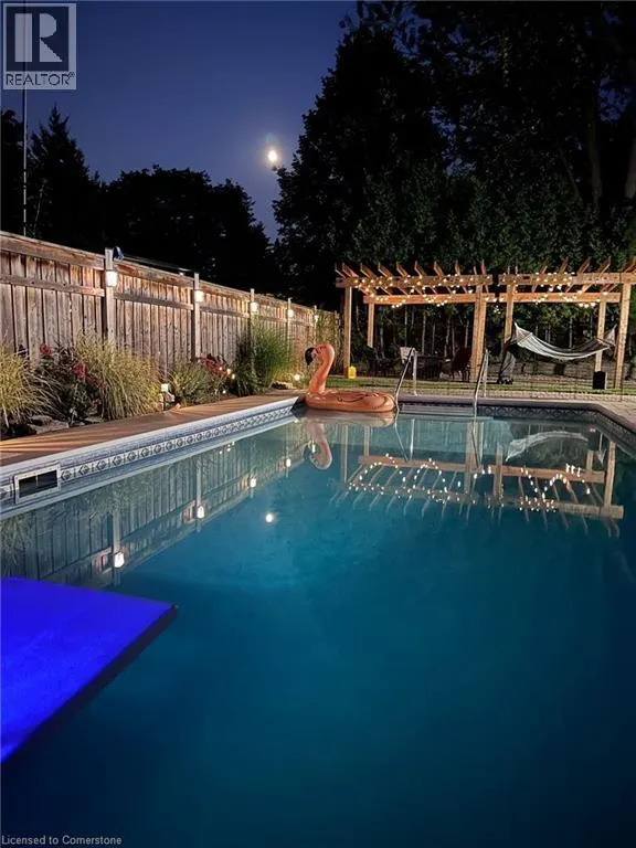16 LYNNDALE Drive