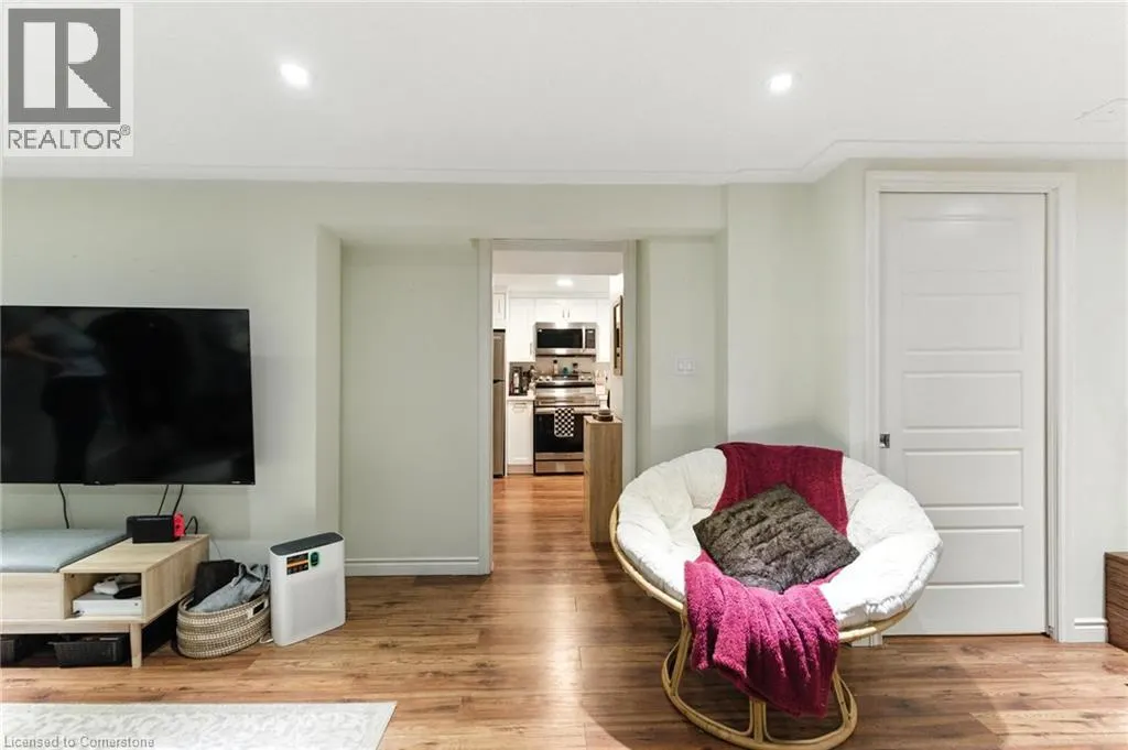 90 TOBY Crescent Unit# Lower, #Lower