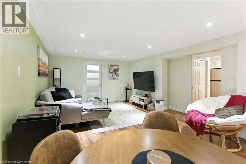 90 TOBY Crescent Unit# Lower, #Lower