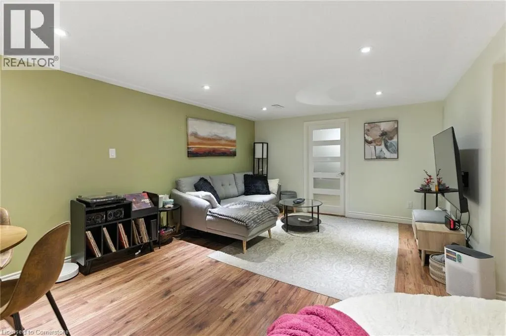 90 TOBY Crescent Unit# Lower, #Lower