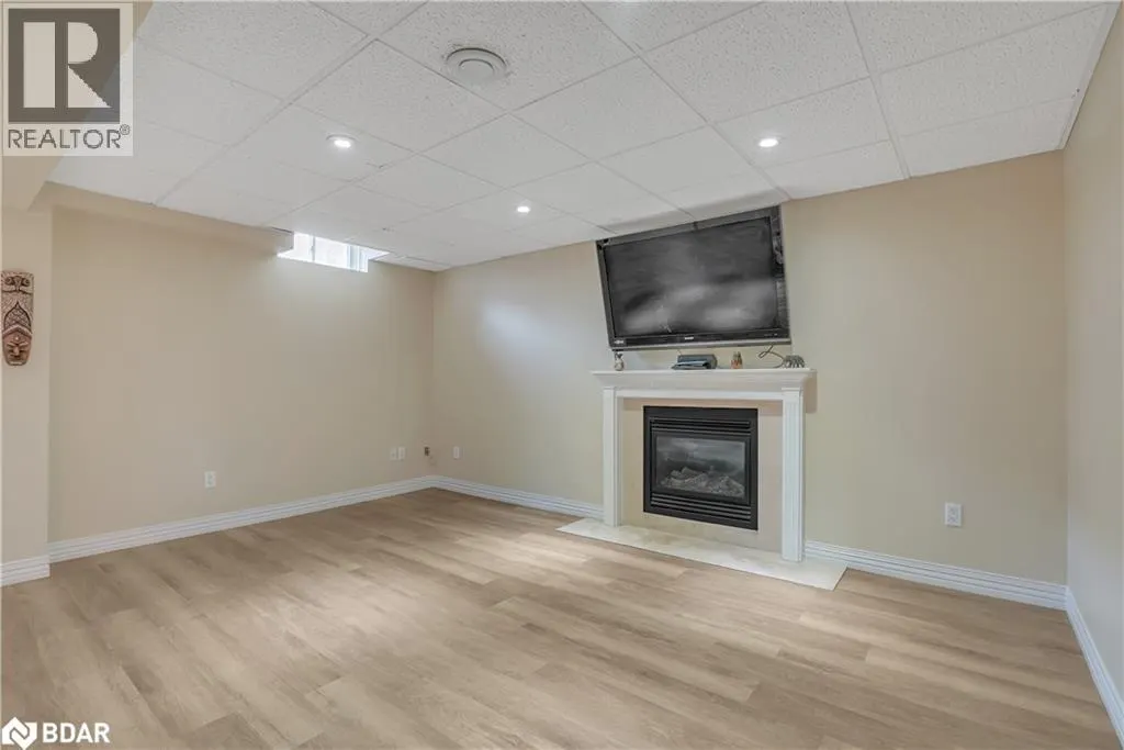43 WATERHOUSE Way