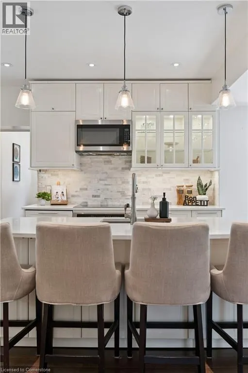 13 RIVERSIDE Drive W