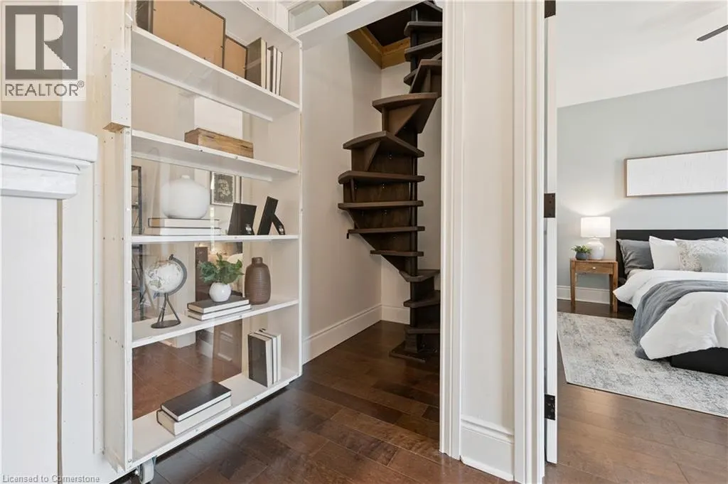13 RIVERSIDE Drive W