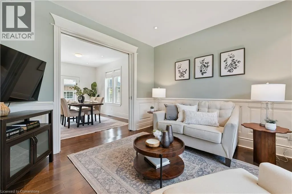 13 RIVERSIDE Drive W