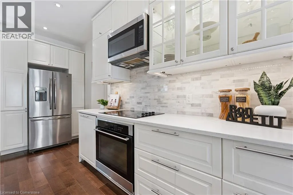 13 RIVERSIDE Drive W