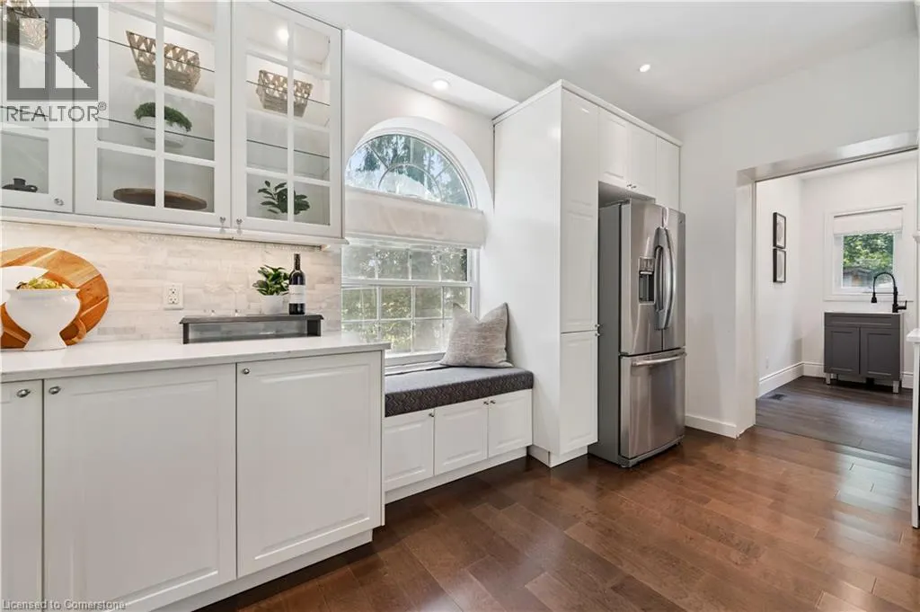 13 RIVERSIDE Drive W