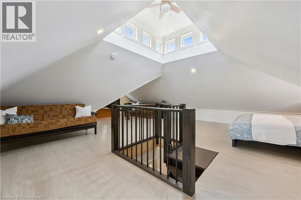 13 RIVERSIDE Drive W