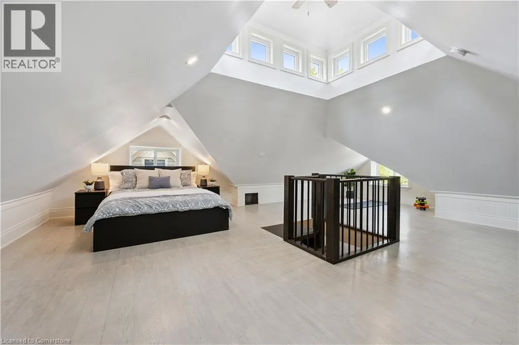 13 RIVERSIDE Drive W