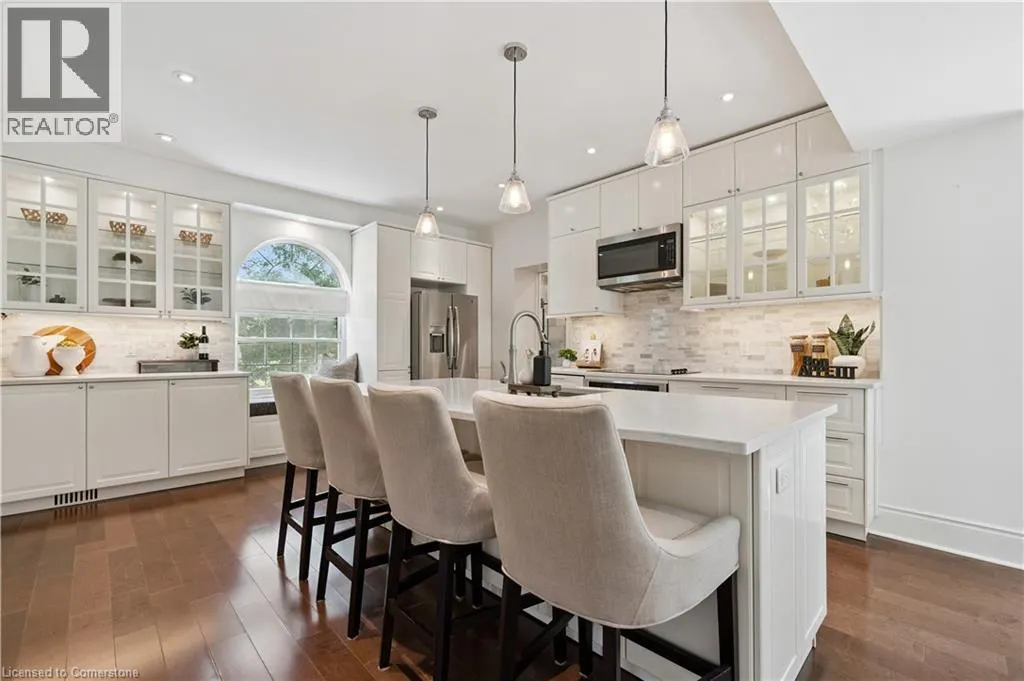 13 RIVERSIDE Drive W